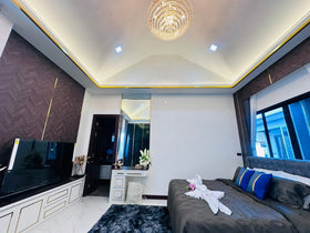 Luxury Modern Pool Villa located in the prime Pong area thumbnail 12