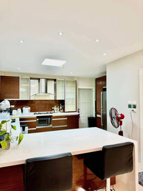 Central Park Hillside Village Newly Renovated Luxury Pool Villa thumbnail 9