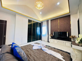 Luxury Modern Pool Villa located in the prime Pong area thumbnail 16