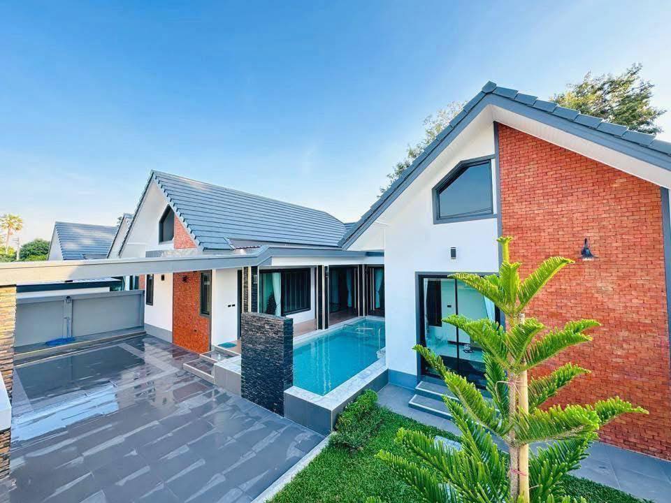 Luxury Modern Pool Villa located in the prime Pong area